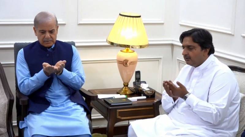 PM visits Speaker House in Lahore to condole his sister's demise