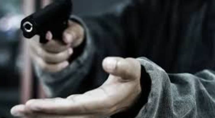 Armed men rob milkman of cash in Karachi