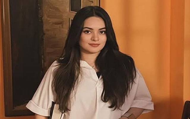 Sunday reset as Minal Khan and Yashma Gill turn fun yoga session into viral moment