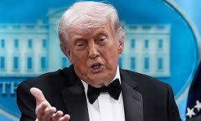 Trump to hold talks on Iran with security team