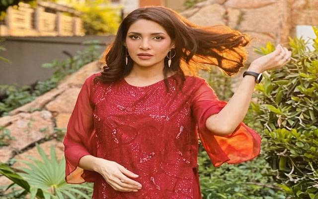 Zhalay Sarhadi sparks curiosity with cryptic caption, stuns in elegant red