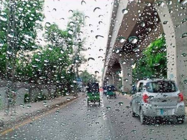 Rain brings respite for heat-stricken people of Punjab, Sindh