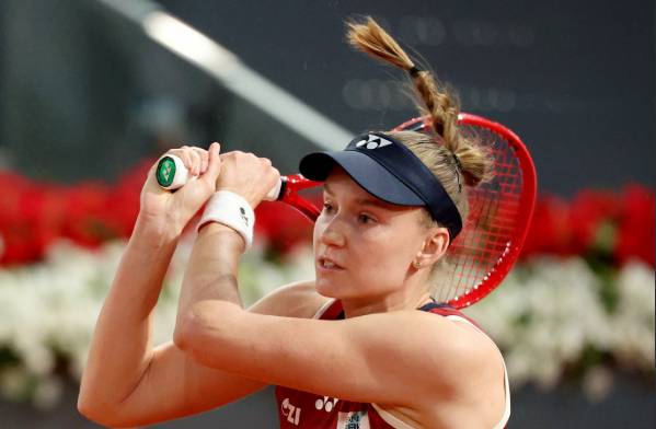 Rybakina crashes out of Madrid Open, Sabalenka reaches quarters