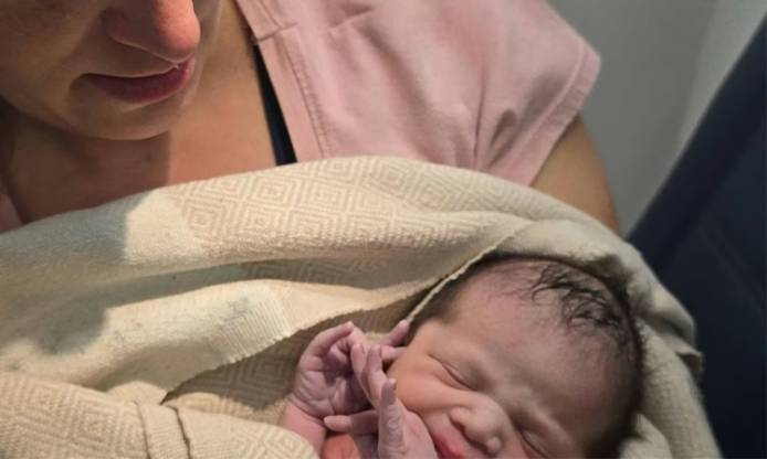 US woman gives birth on cross-country flight