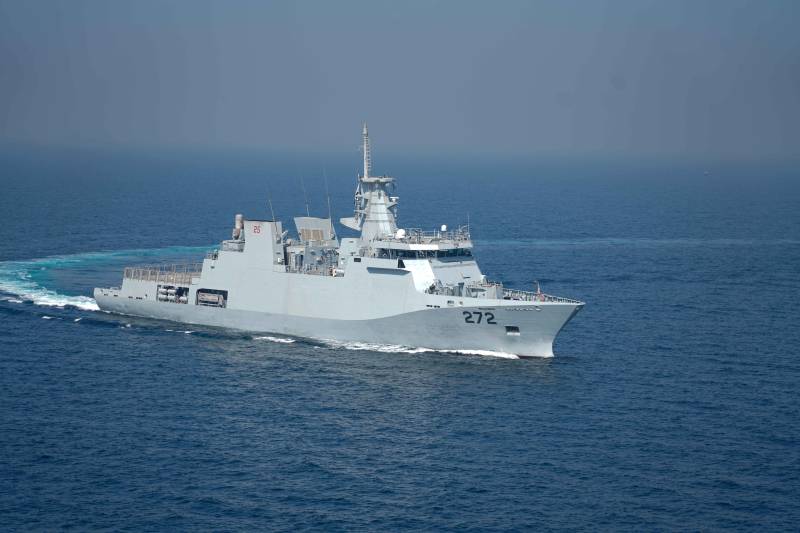 Pakistani ship carrying 80m liters of diesel crosses Hormuz with special permission