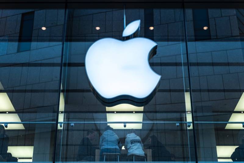 Apple earnings beat forecasts on iPhone 17 demand