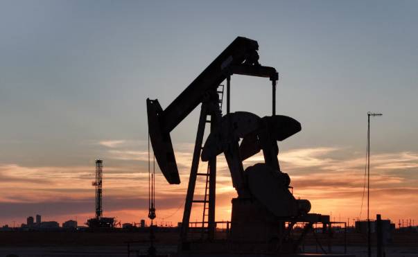 Venezuela signs oil, gas deals with US companies