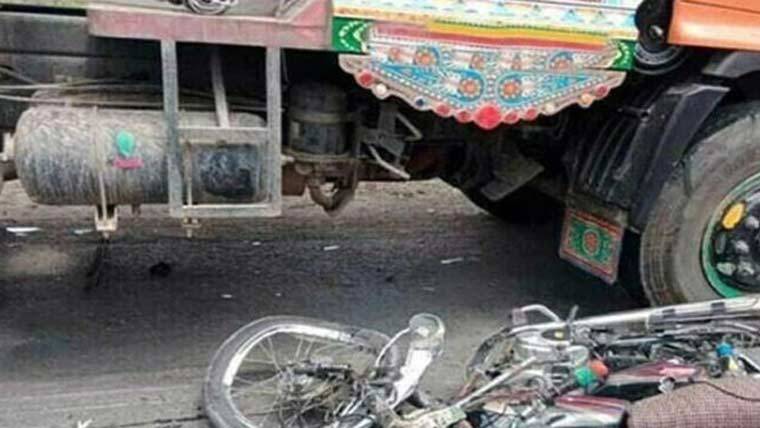 Three friends killed as oil tanker crushes motorcycle in Gujrat district