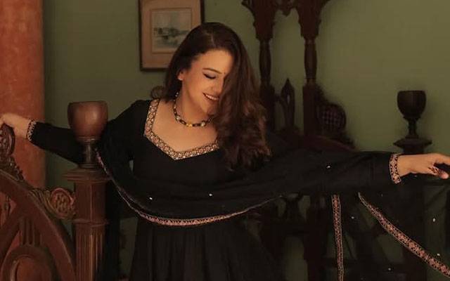 ‘Throwback vibes’: Zara Noor Abbas’ carefree wedding dance wins hearts