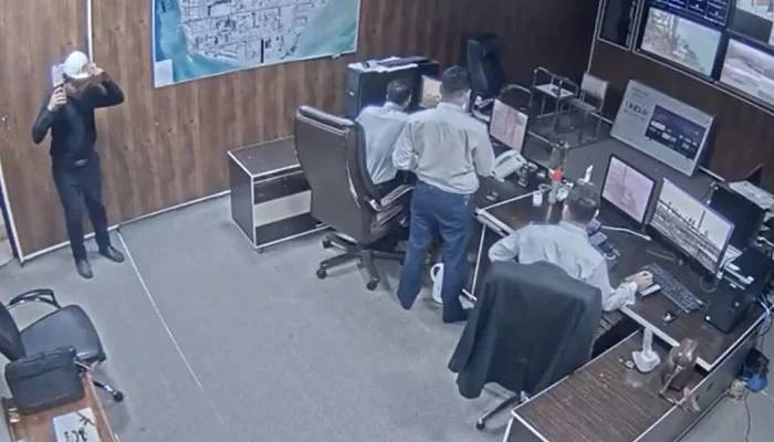 CCTV shows workers staying at work during Israel's strikes on Iran petrochemical complex