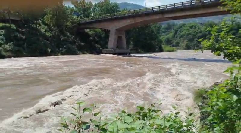 Surge in river flows triggers flood alert in AJK 