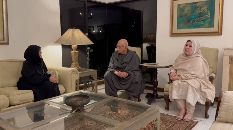 Achakzai meets Imran Khan’s sisters at Zaman Park amid reconciliation efforts
