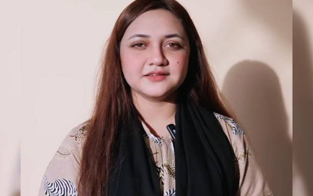‘Be Yourself’: Emaan Rajab triggers viral debate on self-acceptance