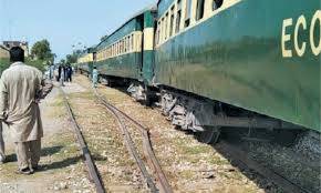 Faulty track: Mianwali Express engine derails near Chiniot