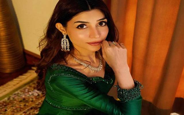 Zoya Nasir channels royalty in show stopping green look