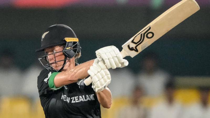 Retiring great Sophie Devine wants New Zealand back playing Tests