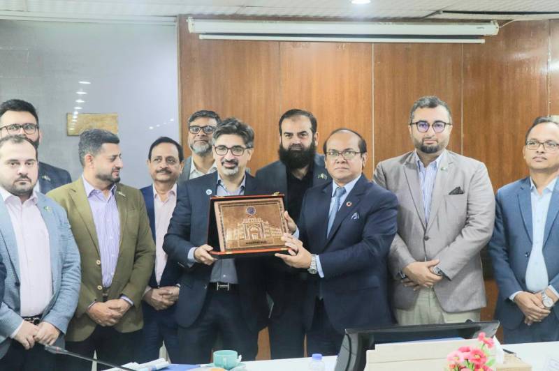 Karachi Chamber delegation discusses ways to increase trade with Bangladesh at Export Promotion Bureau in Dhaka