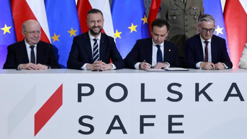 Poland signs 44-bn-euro EU defence loan deal to modernise military