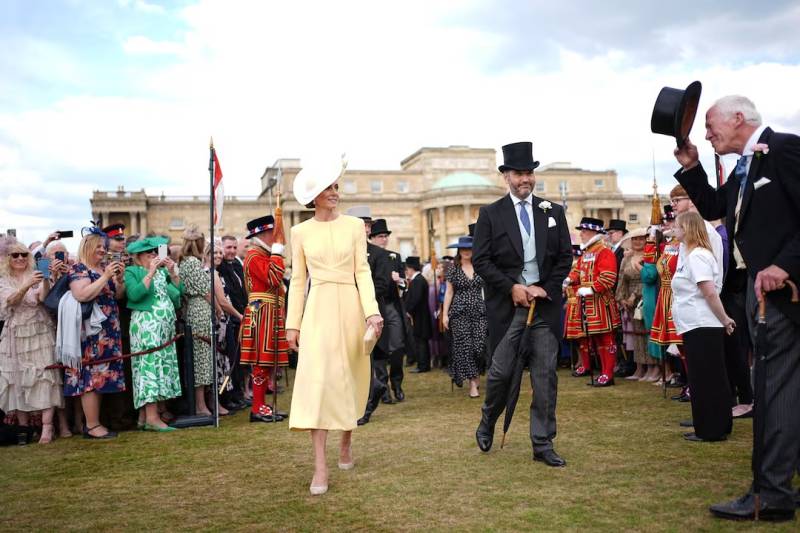 Prince William, Princess Kate host first Buckingham Palace garden party