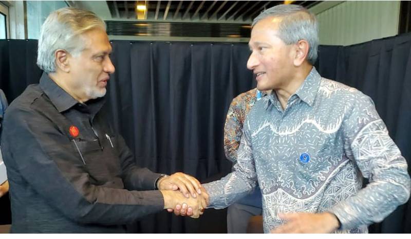 Ishaq Dar seeks Singapore’s help for return of 31 Pakistani, Iranian seafarers