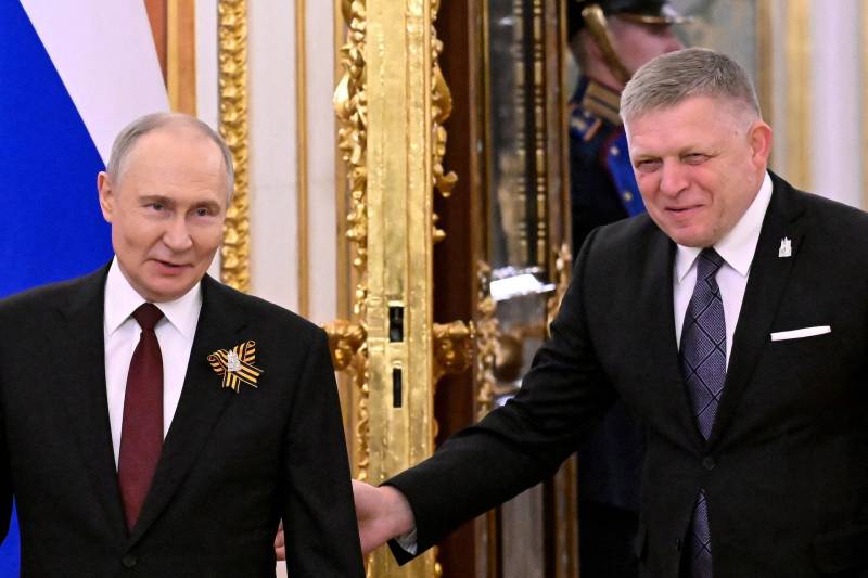 Putin receives Slovak PM Fico in Kremlin for Russia's Victory Day