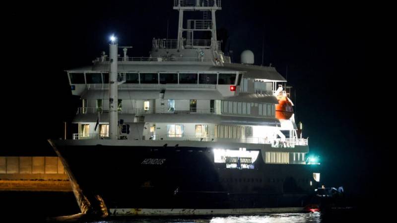 Hantavirus-hit cruise ship arrives in Spain's Canary Islands