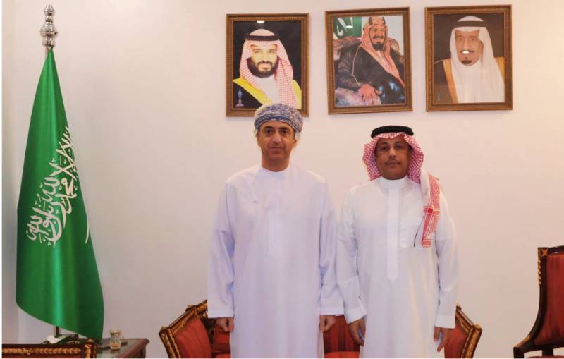 Oman Consul General visits Saudi Consulate in Karachi