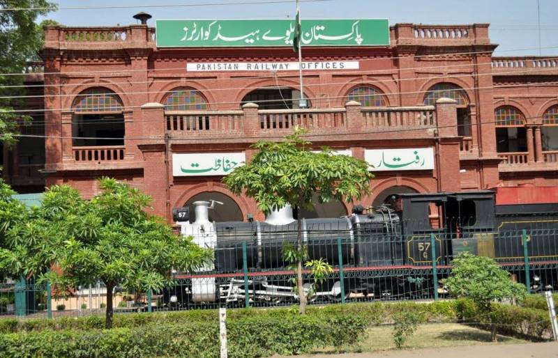 Govt appoints five consultants in IT Directorate of Pakistan Railways