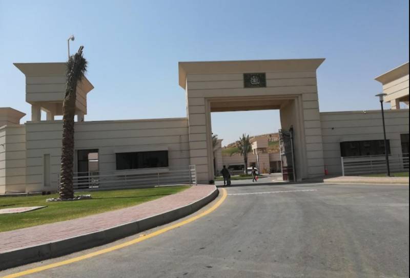 NAB freezes Malik Riaz’s ‘Ali Villa’, thousands of acres of Bahria Town Karachi land in major crackdown