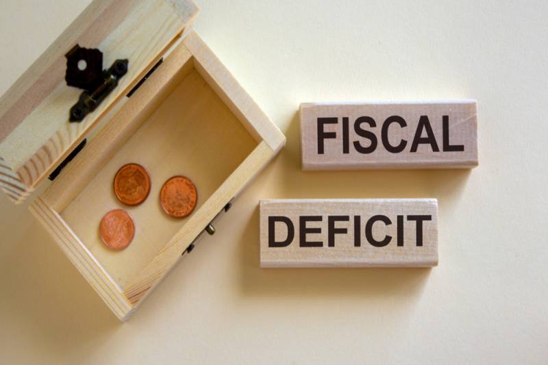 Pakistan’s fiscal deficit falls below one percent for first time in history: Finance Ministry