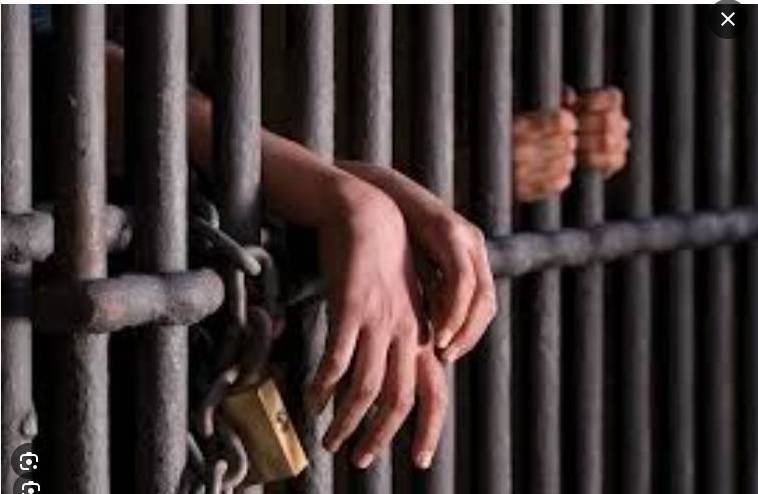 Govt teacher among four arrested for smuggling drugs in Jacobabad