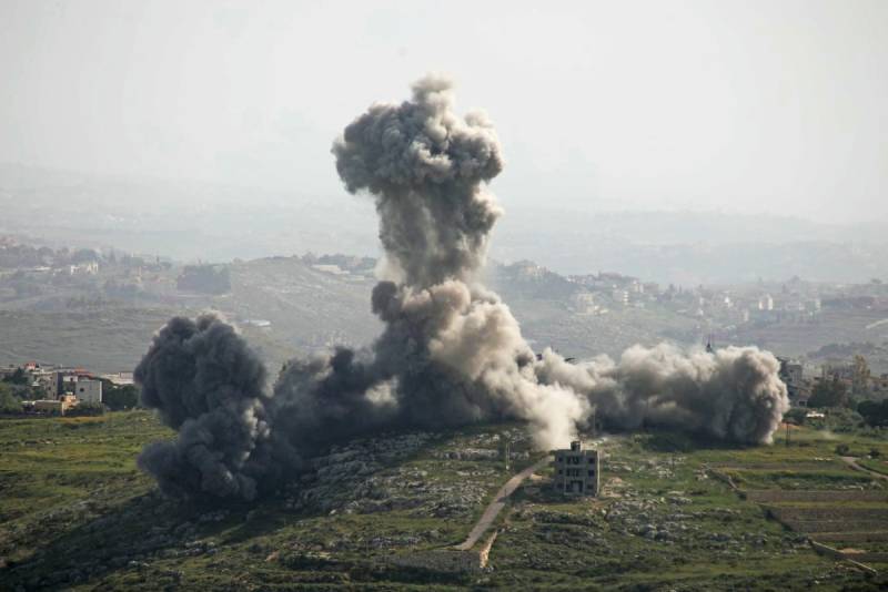 Israel targets cars in Lebanon; 12 killed