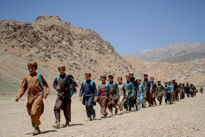UN says can feed a million more Afghan children if wars stop