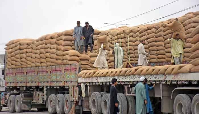 Food controllers suspended in Bannu and Buner districts over wheat irregularities