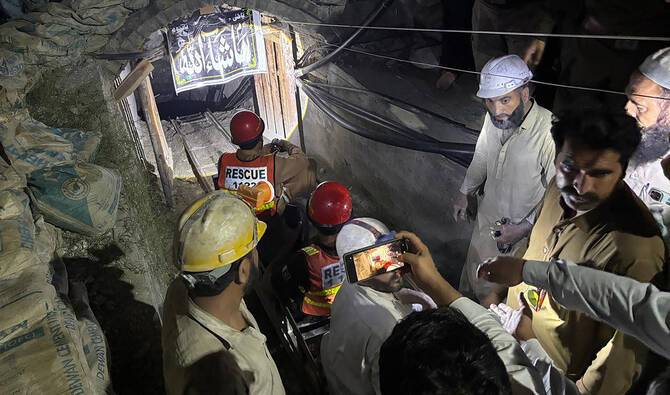 Four labourers die after bridge collapses in Kandhkot