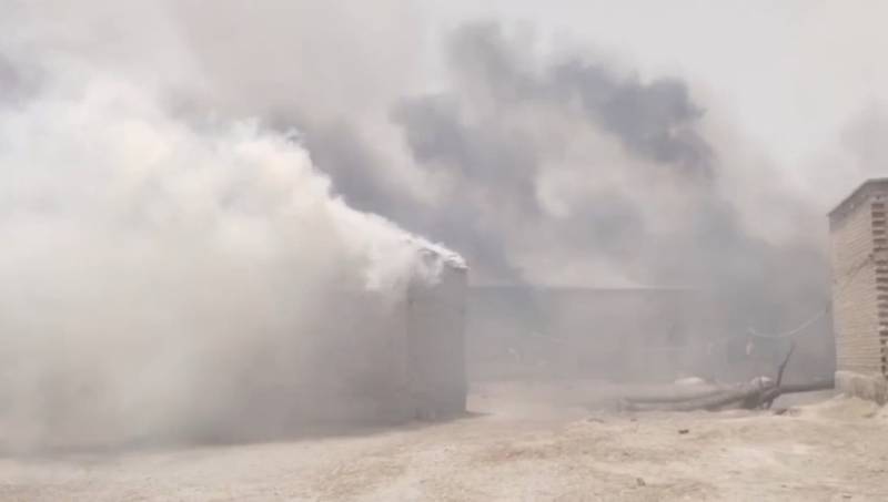 Love-marriage girl's relatives torch 120 houses in groom's village near Jacobabad