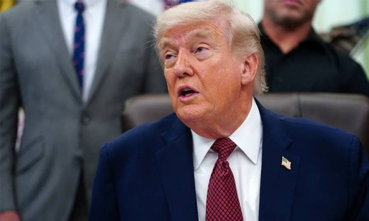 Democrats accuse Trump of stock trade corruption