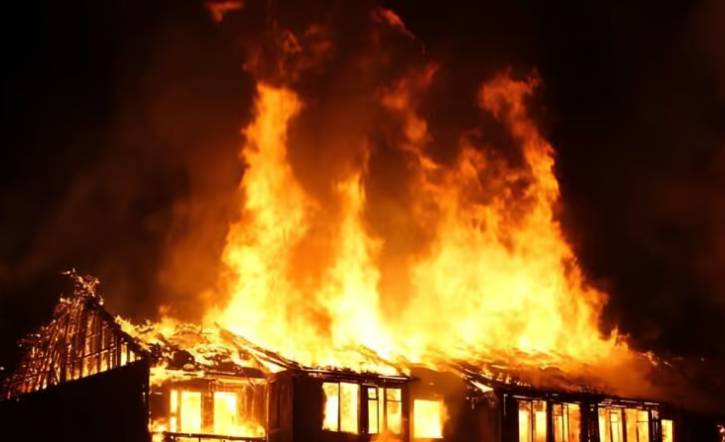 Houses burn after love marriage triggers chaos in Jacobabad village