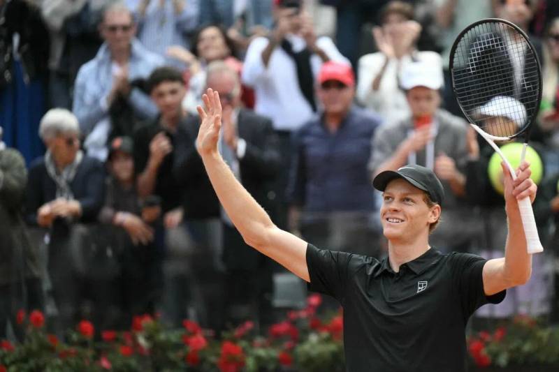 Sinner completes Medvedev win and passage into Italian Open final