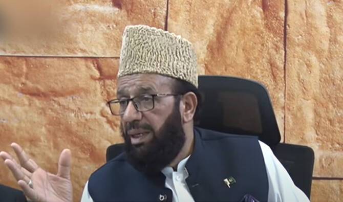 Religious affairs minister reviews Hajj arrangements in Saudi Arabia