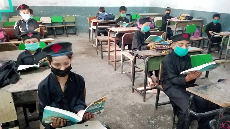 Federal Minister for Education proposes handing education to local governments