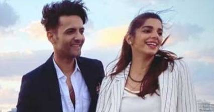 Mohib’s fervent profession of love for Sanam has everyone smiling 