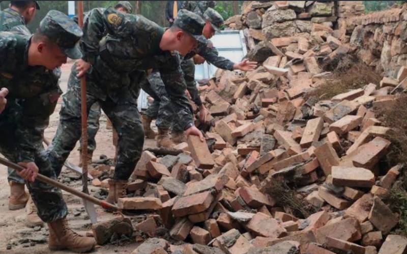 5.2-magnitude quake kills two in south China