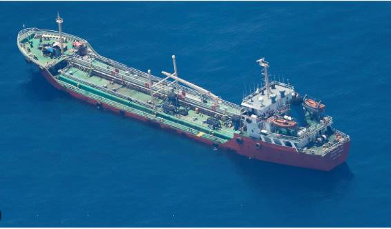 Somali pirates ‘demand’ $3m ransom for freeing oil tanker with Pakistani crew