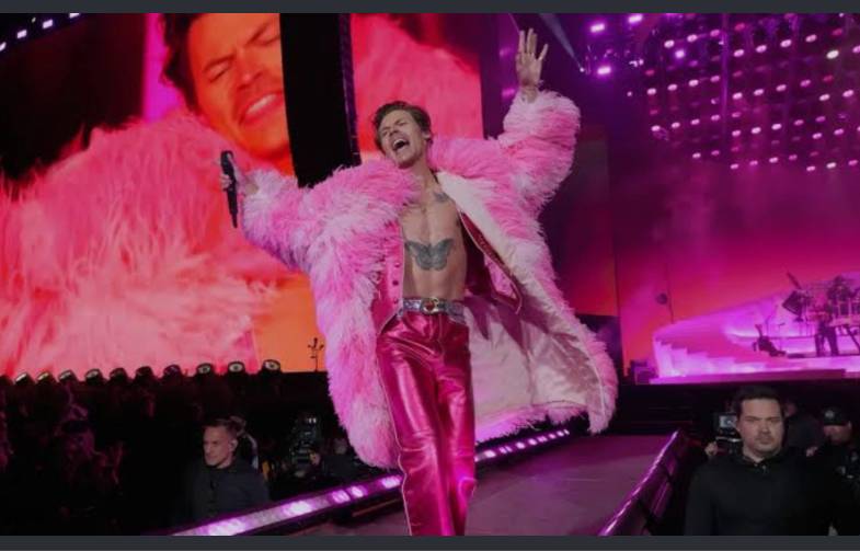 Harry Styles fans to splash over £1 billion on London concerts