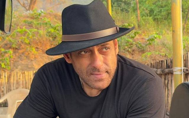 Salman Khan clarifies 'feeling lonely' after fans flood internet with concern   
