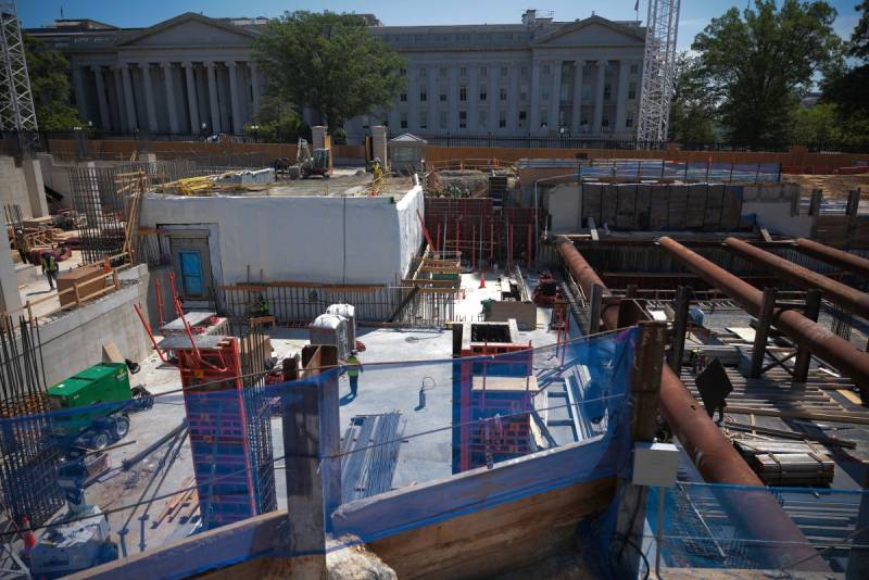 Trump shows off site of new $400 million ballroom at White House