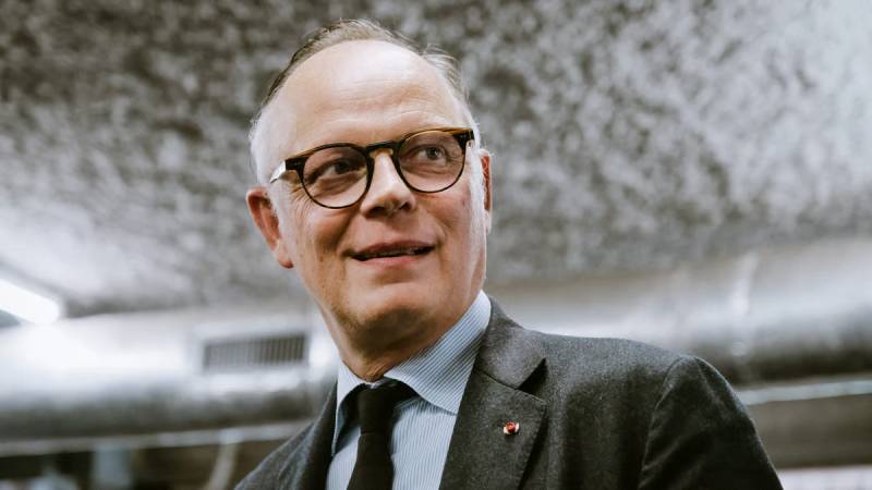 French presidential candidate Philippe targeted in embezzlement probe