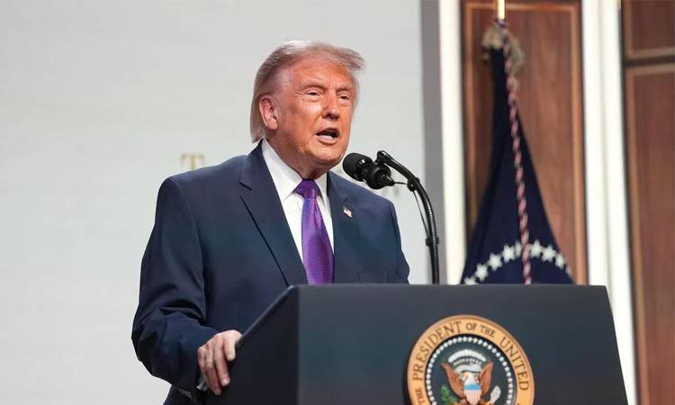 US, Iran trade threats but Trump says Tehran wants peace deal
