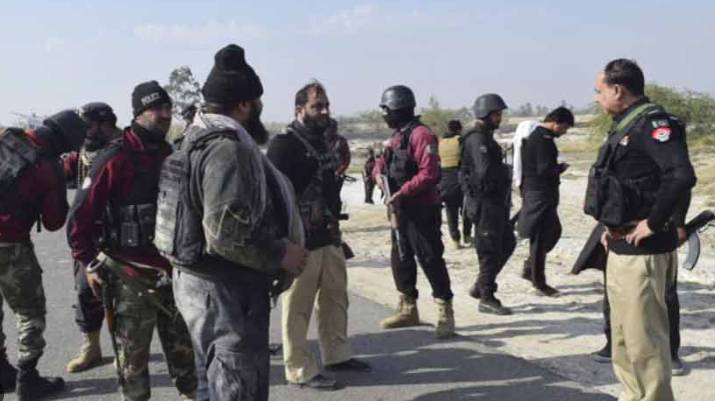 Three robbers killed in Peshawar ‘gunfight’